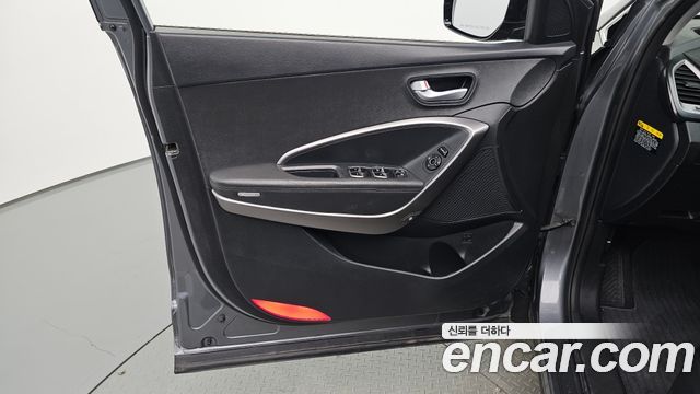 Hyundai Santafe 2017 — photo 14