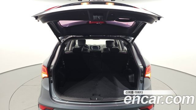 Hyundai Santafe 2017 — photo 30