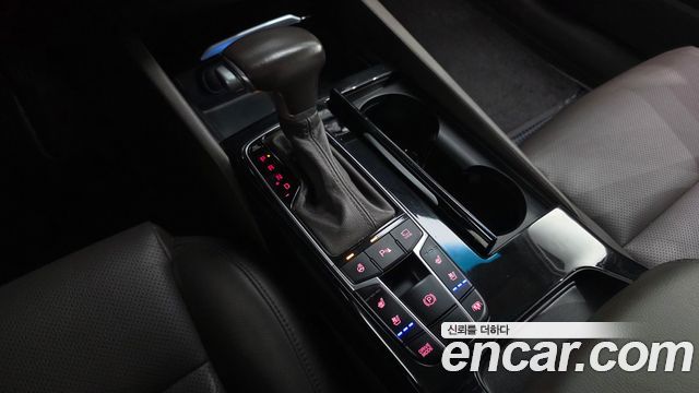 Kia K7 2018 — photo 9