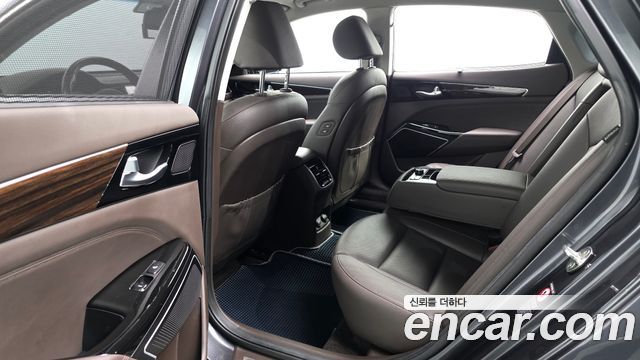 Kia K7 2018 — photo 11