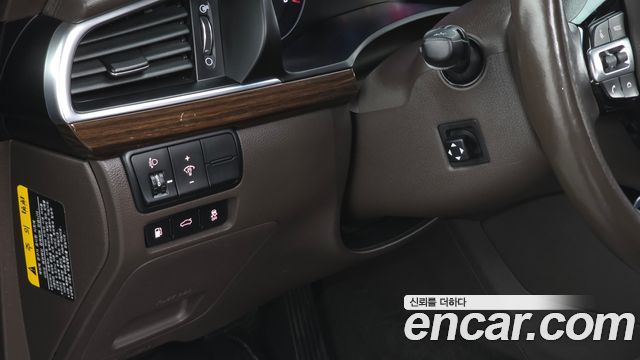 Kia K7 2018 — photo 15