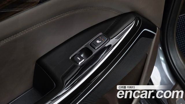 Kia K7 2018 — photo 17
