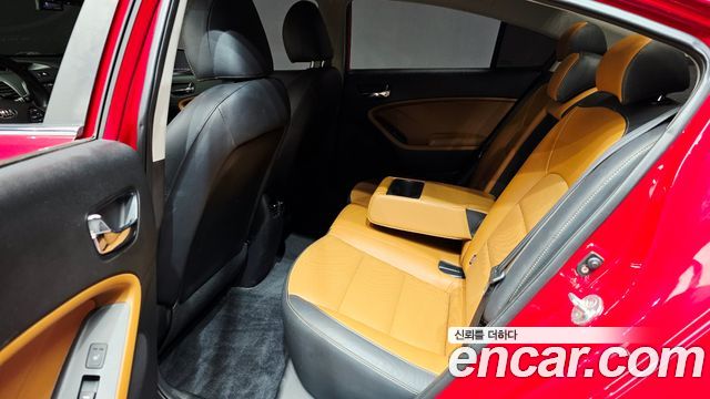 Kia K3 2016 — photo 18