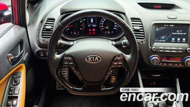 Kia K3 2016 — photo 19