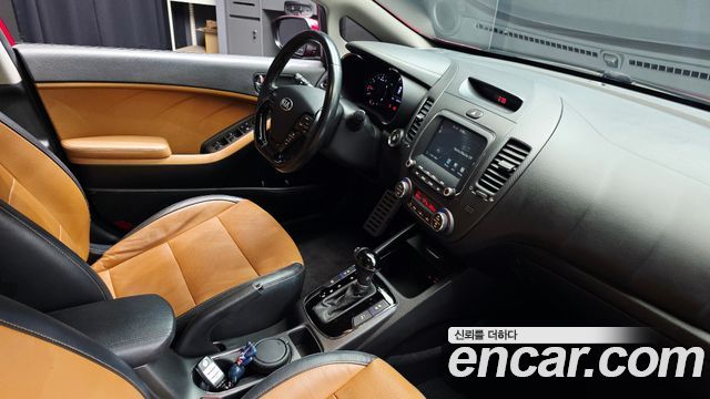 Kia K3 2016 — photo 23