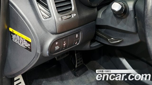 Kia K3 2016 — photo 25