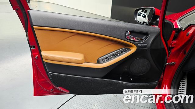 Kia K3 2016 — photo 14