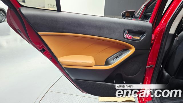 Kia K3 2016 — photo 15