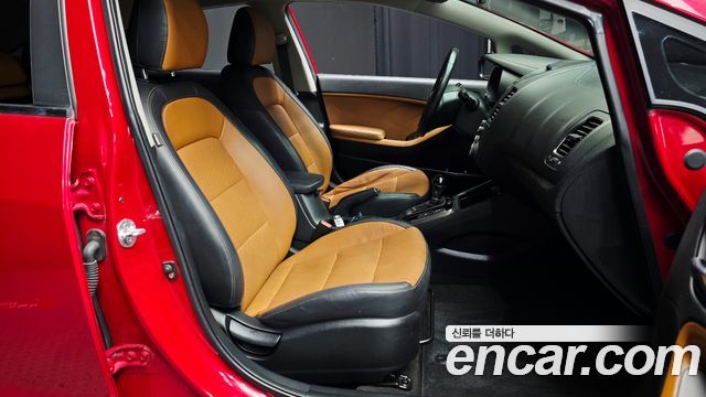 Kia K3 2016 — photo 16