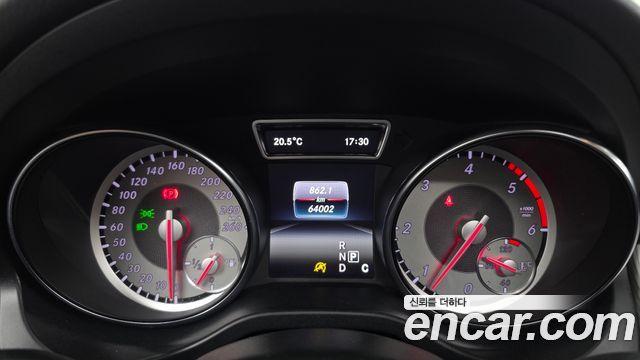 Mercedes-Benz GLA-Class 2016 — photo 8