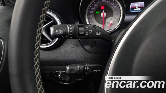 Mercedes-Benz GLA-Class 2016 — photo 16