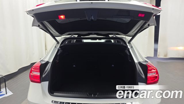 Mercedes-Benz GLA-Class 2016 — photo 20
