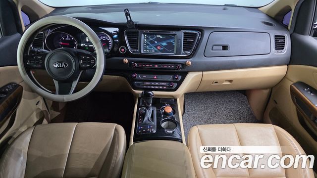 Kia Canival 2016 — photo 7
