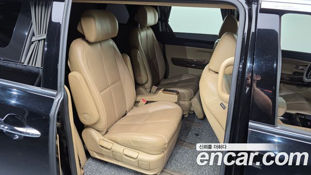 Kia Canival 2016 — photo 12