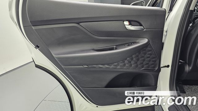 Hyundai Santafe 2023 — photo 15