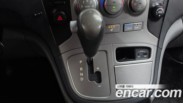 Hyundai Starex 2013 — photo 9