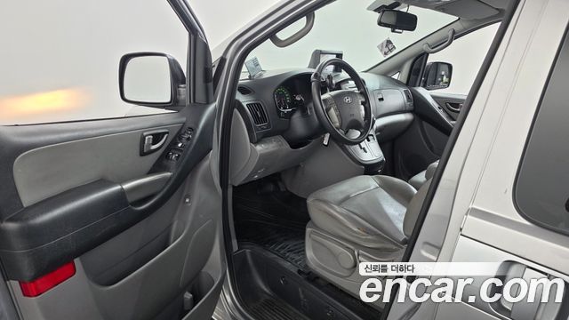 Hyundai Starex 2013 — photo 10