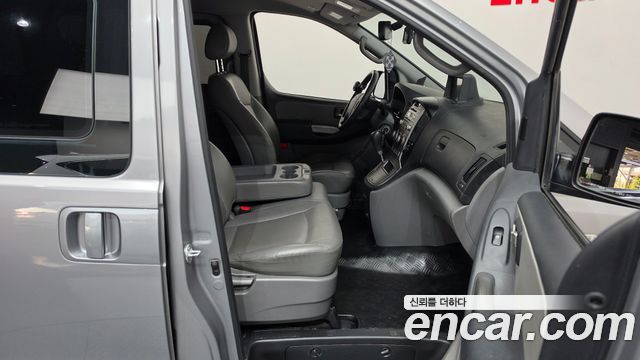 Hyundai Starex 2013 — photo 11