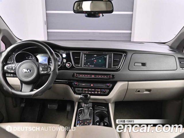 Kia Canival 2015 — photo 7