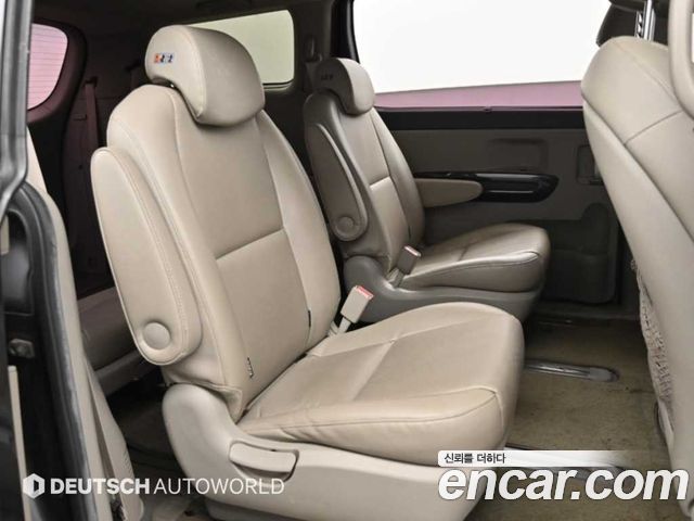 Kia Canival 2015 — photo 12