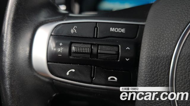 Kia K5 2022 — photo 30