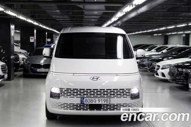 Hyundai Staria 2023 — photo 2