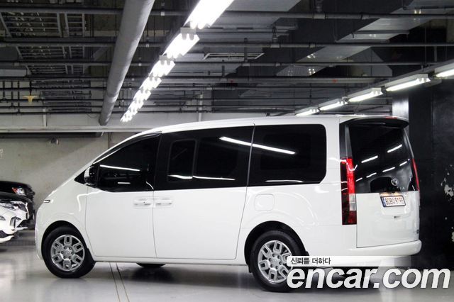 Hyundai Staria 2023 — photo 4