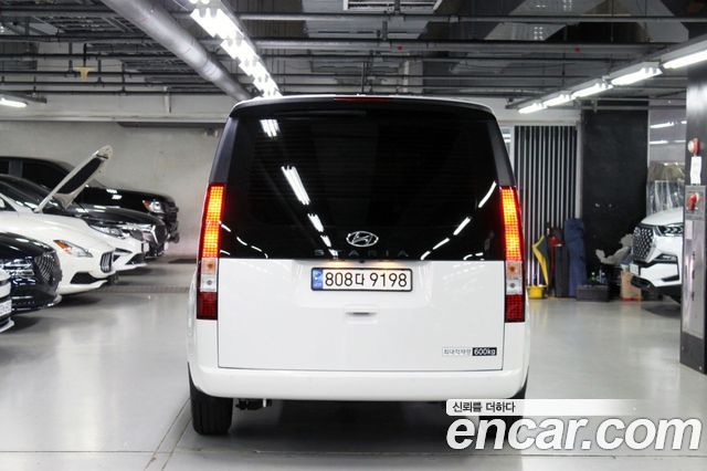 Hyundai Staria 2023 — photo 5