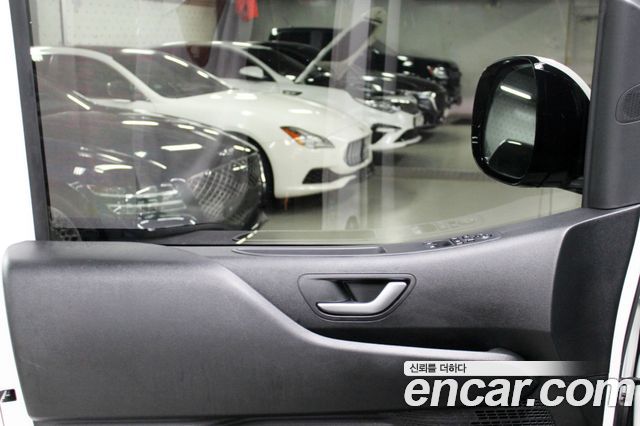 Hyundai Staria 2023 — photo 7