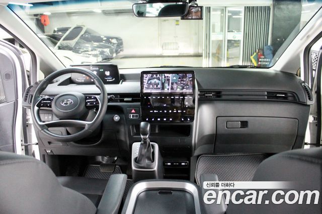 Hyundai Staria 2023 — photo 10