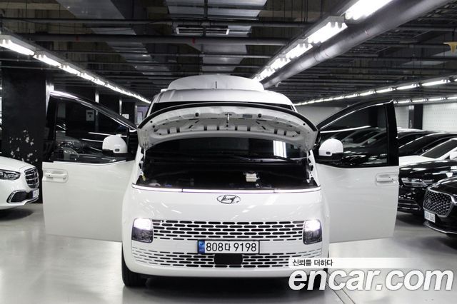 Hyundai Staria 2023 — photo 16