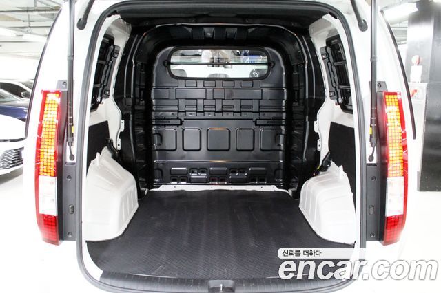 Hyundai Staria 2023 — photo 19