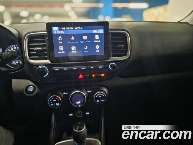 Hyundai Venue 2022 — photo 16