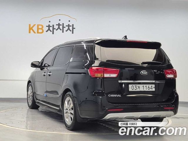 Kia Canival 2017 — photo 2