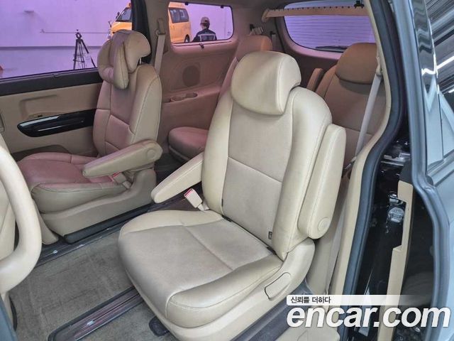 Kia Canival 2017 — photo 12