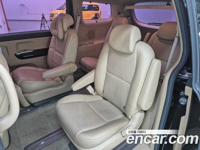 Kia Canival 2017 — photo 13