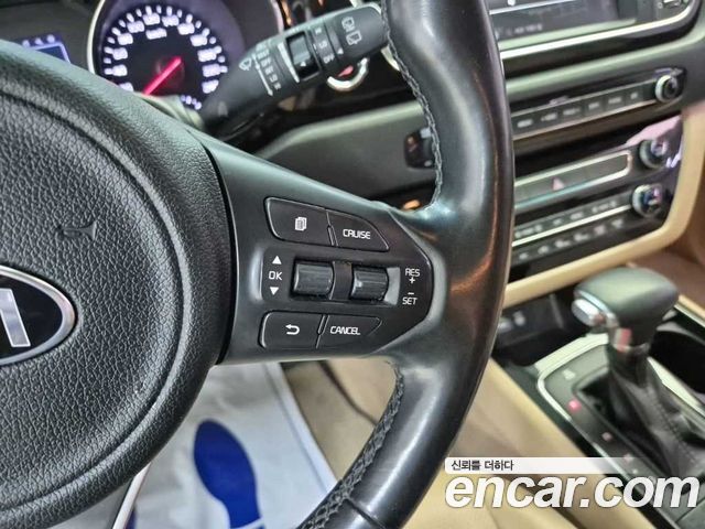 Kia Canival 2017 — photo 16