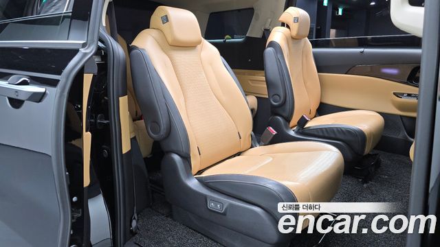 Kia Canival 2022 — photo 17
