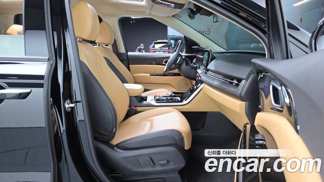 Kia Canival 2022 — photo 16