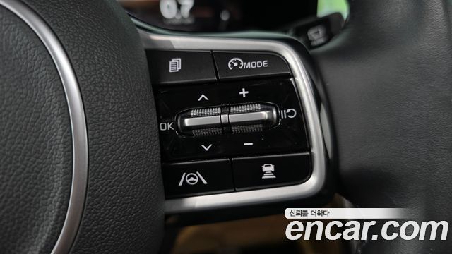 Kia Canival 2022 — photo 32