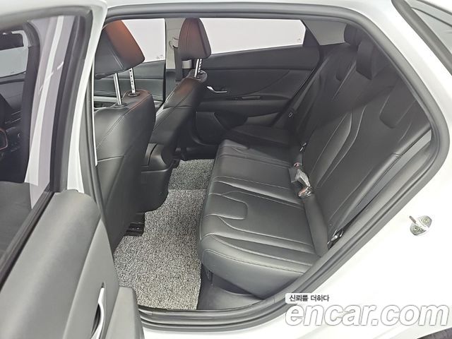 Hyundai AVANTE 2023 — photo 12
