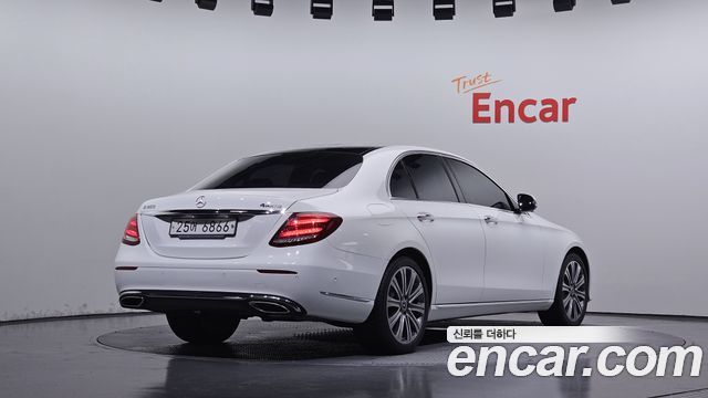 Mercedes-Benz E-Class 2019 — photo 2