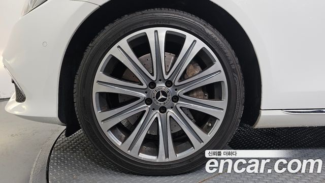 Mercedes-Benz E-Class 2019 — photo 5