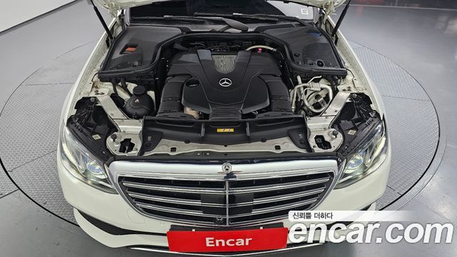 Mercedes-Benz E-Class 2019 — photo 6