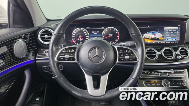 Mercedes-Benz E-Class 2019 — photo 20