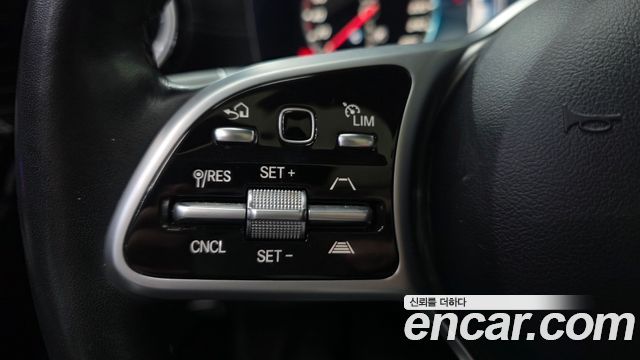 Mercedes-Benz E-Class 2019 — photo 22