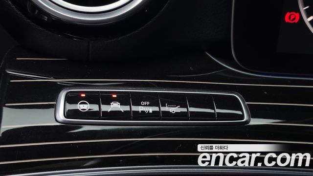 Mercedes-Benz E-Class 2019 — photo 24