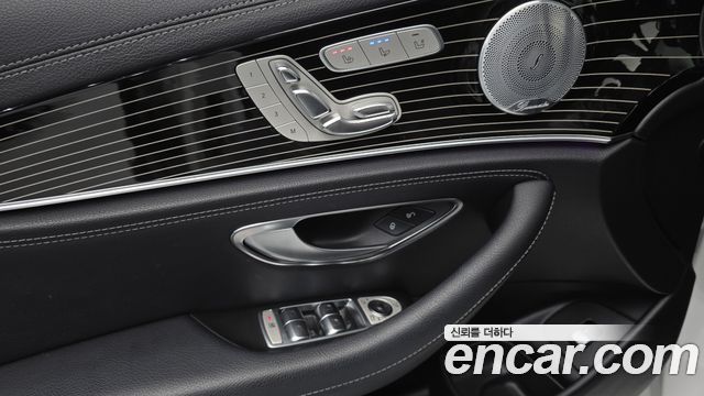 Mercedes-Benz E-Class 2019 — photo 25