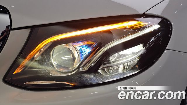 Mercedes-Benz E-Class 2019 — photo 8