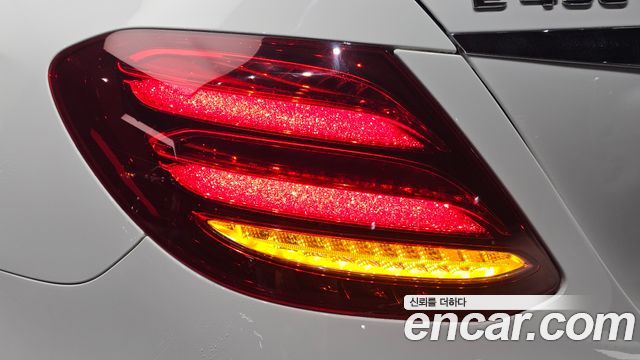 Mercedes-Benz E-Class 2019 — photo 9